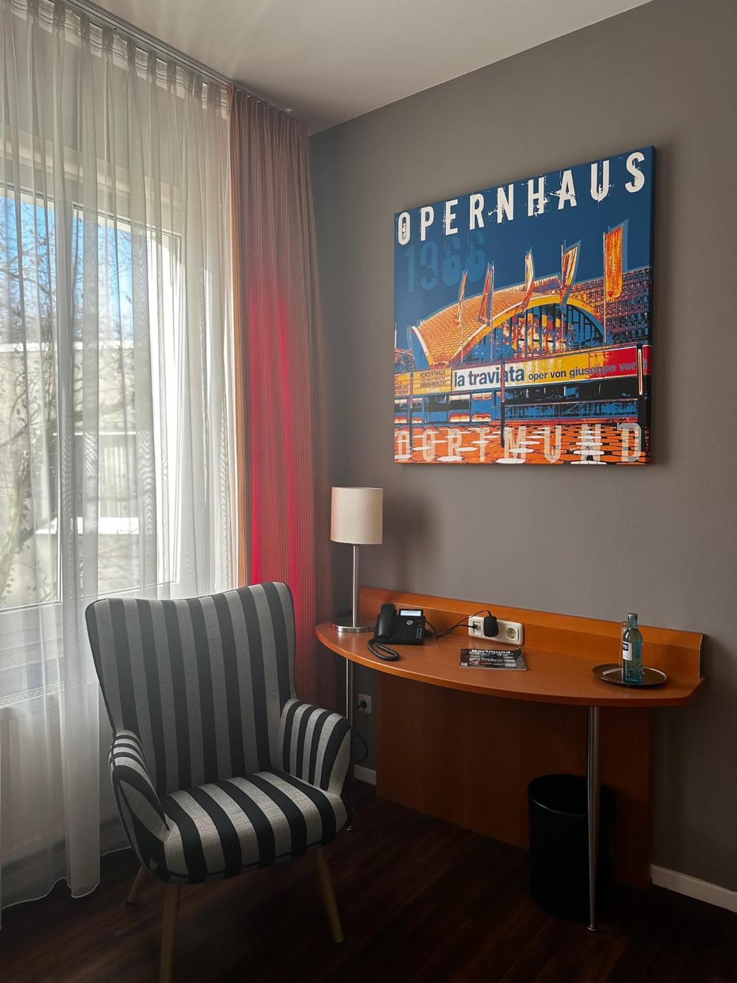 Hotel Ambiente Дортмунд Экстерьер фото
